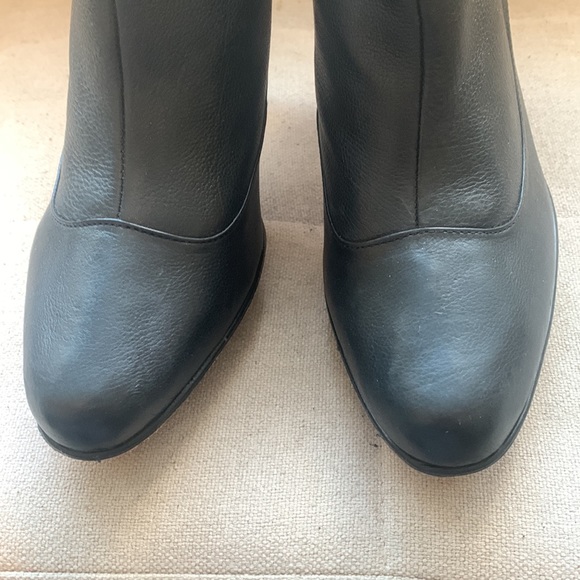 BCBG MAXAZRIA Women's Black Platform Booties Zip Back Size 10 - Picture 7 of 16